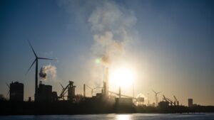 So schnell wie erhofft wird deutscher Stahl nicht grün, das heißt ohne CO2-Ausstoß hergestellt. (Symbolbild)