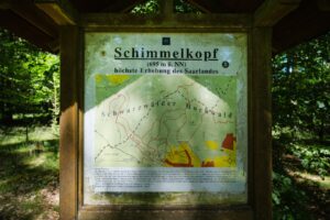 Jahrzehntelang war der Schimmelkopf die höchste natürliche Erhebung des Saarlandes. Dann, 2005, kamen neue, präzisere Messungen.
