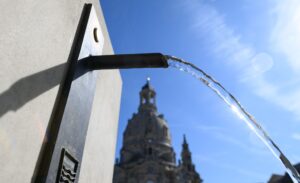 Trinkwasser ist ein zentraler Punkt bei den Hitzeschutzmaßnahmen. (Archivbild)