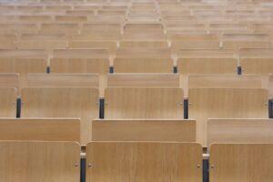 Zahlreiche Fächer und Kombinationsmöglichkeiten - bei ihrer Bewerbung an Hessens Hochschulen für das Wintersemester 2025/26 haben Studieninteressierte die Qual der Wahl. (Symbolbild)