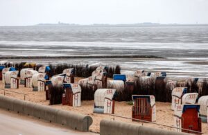 Grauer Himmel über der Nordsee ließ im Juli kaum Urlaubsstimmung aufkommen. (Archivfoto)