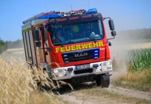Die Feuerwehr muss immer wieder zu Bränden in Brandenburg ausrücken. (Symbolbild)
