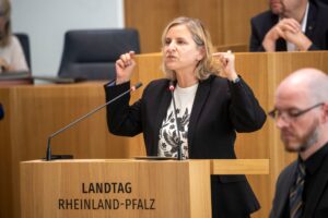 Umweltministerin Eder warb noch einmal kräftig für das Gesetz.