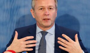 Der Untersuchungsausschuss des Landtags zur Klimastiftung MV hat noch viele Fragen. Einige richteten sich nun an Finanzminister Heiko Geue (SPD).