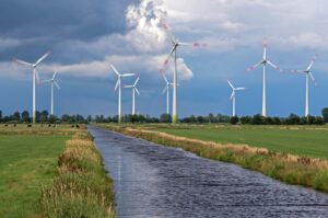 Für die Erzeugung von grünem Wasserstoff wird neben Ökostrom, etwa aus Windkraft, Wasser benötigt. (Archivbild)