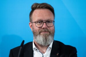 Wirtschaftsminister Claus Ruhe Madsen (CDU) will bei der Munitionsbergung gemeinsam mit Mecklenburg-Vorpommern Pläne für ein Kompetenzzentrum erarbeiten. (Archivbild)
