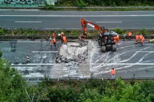 Ein «Blow-up» auf der A5 Anfang Juli. (Archivbild)