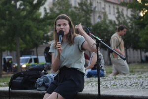 Luisa Neubauer, Sprecherin von Fridays for Future, hält eine neue Gasförderung in der Nordsee vor der Insel Borkum für nicht notwendig. (Archivbild)