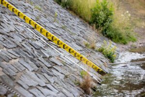 Wegen der anhaltenden Trockenheit darf vielerorts kein Wasser aus Flüssen entnommen werden. (Archivbild)