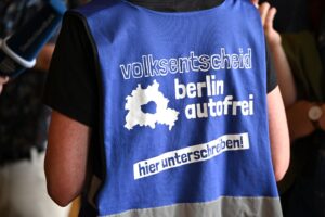 Die Initiative «Volksentscheid Berlin autofrei» stellt sich darauf ein, bald wieder Unterschriften zu sammeln. (Archivfoto)