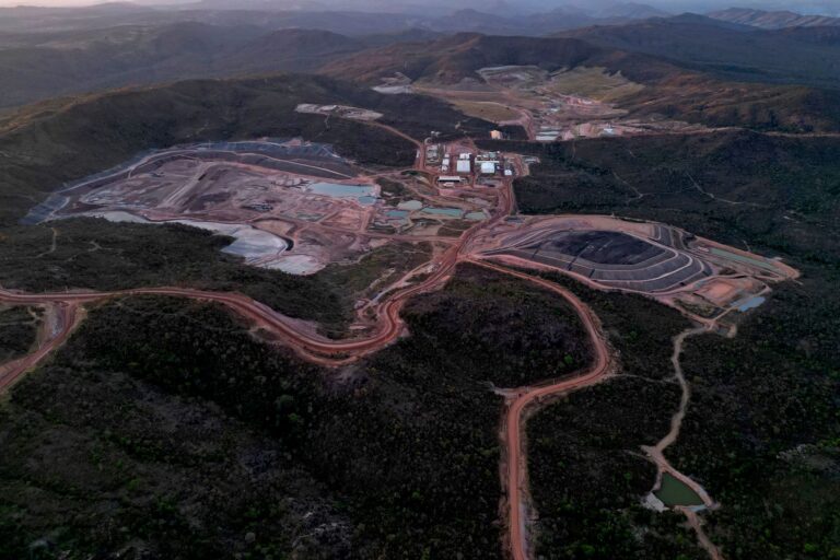 In dieser Mine in Brasilien werden seltene Erden gefördert. Weltweit liegt ein Großteil der Produktion allerdings in chinesischer Hand. (Archiv) Foto: Eraldo Peres/AP/dpa