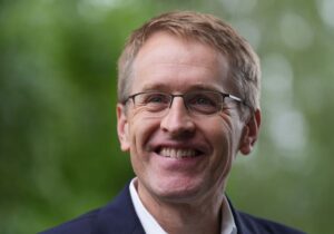 Ministerpräsident Daniel Günther (CDU) macht die Energiewende zum Thema seiner Sommerreise. (Archivbild)