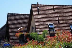 Zur Monatsmitte wurden noch einmal hochsommerliche Temperaturen von über 35 Grad erreicht. (Archivbild)