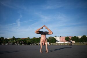 Das Tempelhofer Feld wird zu sehr unterschiedlichen Freizeitaktivitäten genutzt. (Archivfoto)