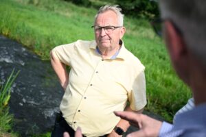 Fischaufstiegsanlagen in Fließgewässern sind nach den Worten von Mecklenburg-Vorpommerns Umweltminister Till Backhaus (SPD) unverzichtbare Lebensadern für wandernde Fischarten.