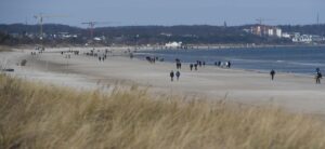 Unweit der deutschen Seebäder auf Usedom ist der Bau eines Tiefwasser-Containerterminals geplant. (Archivbild)