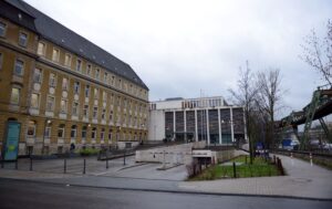 Ein Unternehmer steht wegen illegaler Giftmüllentsorgung vor Gericht. (Symbolfoto)