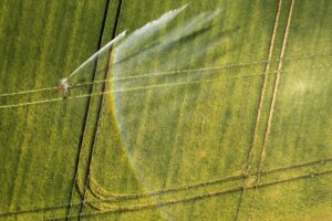 In Thüringen soll künftig kontinuierlich die Feuchtigkeit von Böden erfasst werden. Die Daten sollen unter anderem Landwirten bei der Planung von Aussaat und Ernte helfen. (Symbolfoto)