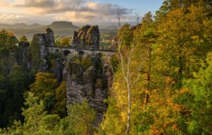 Die Gemeinde Lohmen, auf deren Gebiet sich die beliebte Touristenattraktion Bastei befindet, hatte gegen die Verordnung vom 2003 geklagt. (Archivbild)