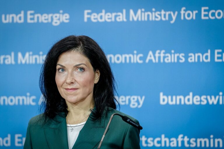 Reiche will die Energiewende besser steuern.  Foto: Kay Nietfeld/dpa