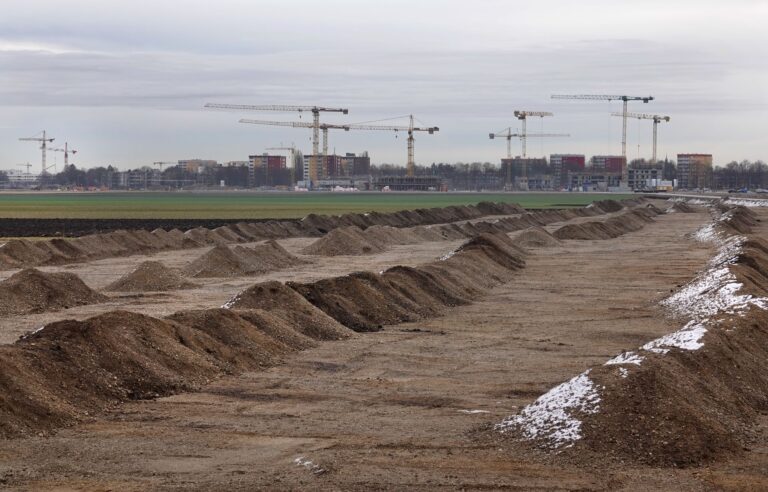 Der Flächenverbrauch in Bayern ist im vergangenen Jahr zurückgegangen. (Archivbild) Foto: Katharina Redanz/dpa