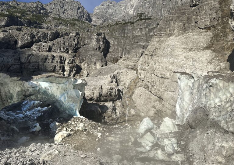 Die sogenannte Eiskapelle am Watzmann ist eingestürzt. Foto: -/Nationalparkverwaltung Berchtesgaden/dpa