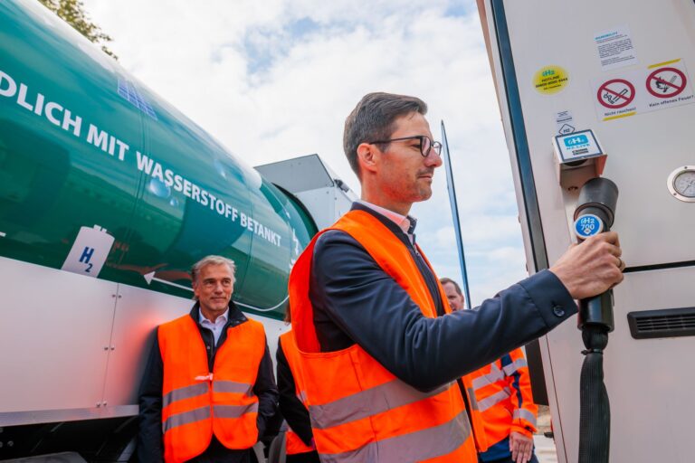 Freiburg setzt auf Wasserstoff-Fahrzeuge bei der Müllabfuhr. Foto: Philipp von Ditfurth/dpa