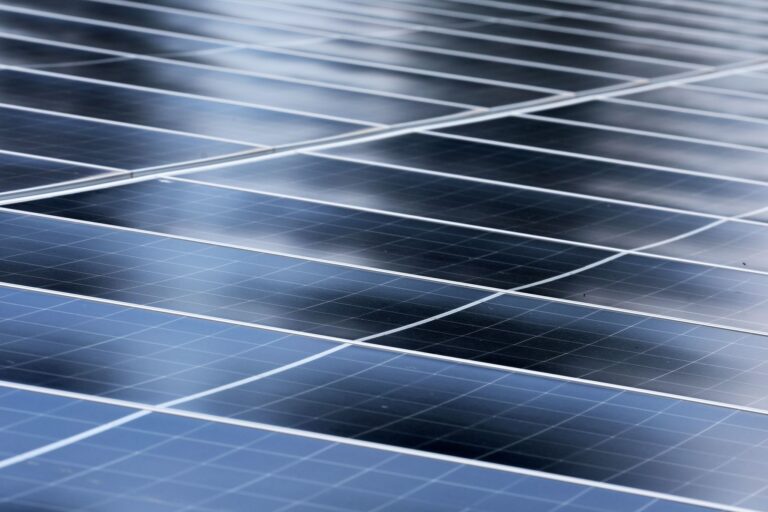 Die 13 Preisträger des Wettbewerbs «Gutes.Klima.Machen» in Mecklenburg-Vorpommern stehen fest - darunter der Solarfonds «Energiewende Kieve». (Symbolbild) Foto: Bernd Wüstneck/dpa