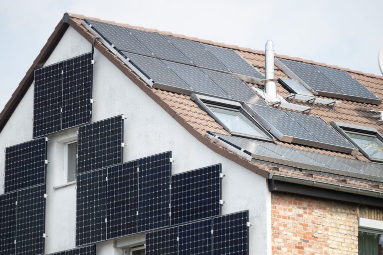Unangefochtene Nummer eins bei der Energiewende in Deutschland: Die Photovoltaikanlage. (Archivbild) Foto: Sebastian Gollnow/dpa