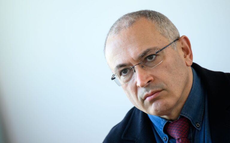 Ex-Yukos-Chef Chodorkowski: Russland muss den ehemaligen Aktionären eine Entschädigung von mehr als 50 Milliarden Dollar zahlen. (Archivbild) Foto: Bernd von Jutrczenka/dpa