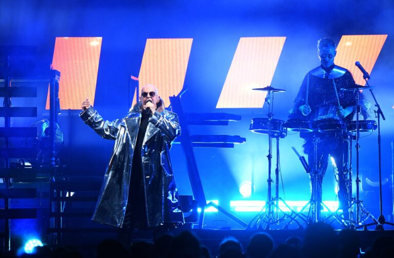 Die Pet Shop Boys sind nur ein prominenter Name auf der Benefiz-Compilation. (Archivbild) Foto: Felix Hörhager/dpa